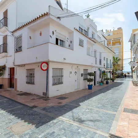 Enjoy At Our Fully Equipped 2br Town House, Beach- 1min *