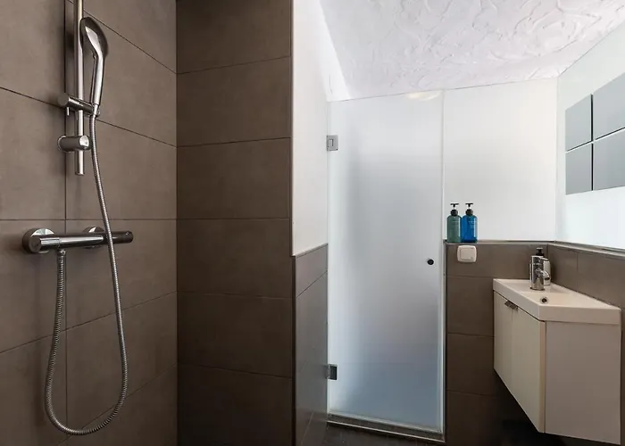 בית נופש Enjoy At Our Fully Equipped 2br Town House, Beach- 1min אסטפונה