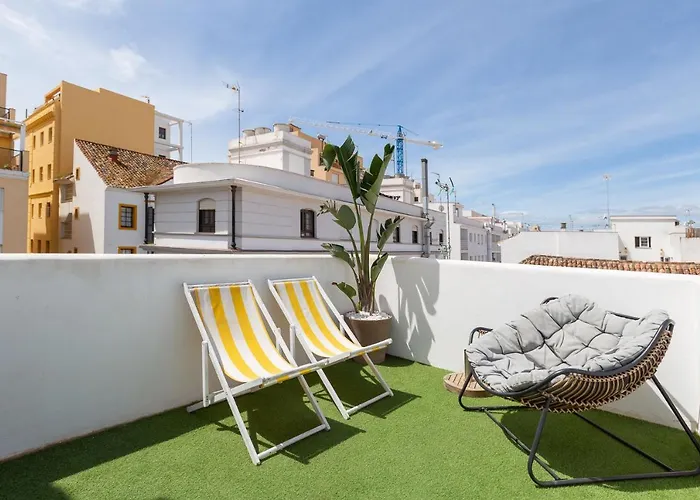 Enjoy At Our Fully Equipped 2br Town House, Beach- 1min בית נופש *