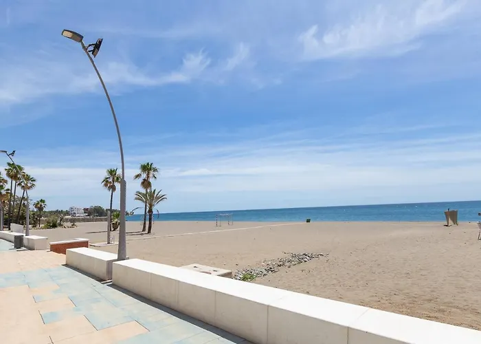 בית נופש Enjoy At Our Fully Equipped 2br Town House, Beach- 1min