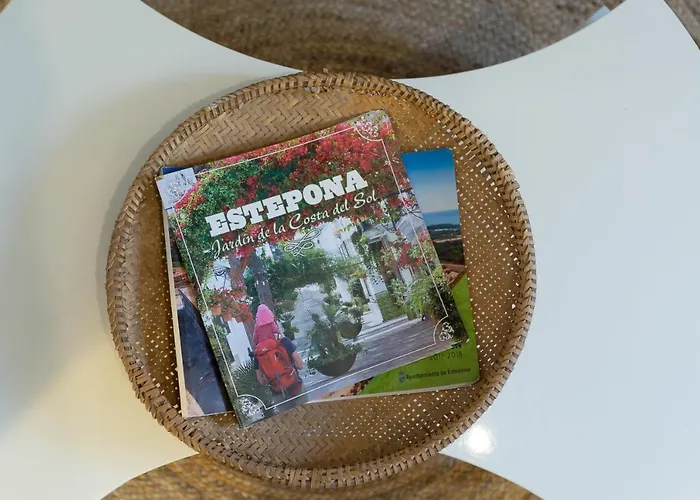 Enjoy At Our Fully Equipped 2br Town House, Beach- 1min