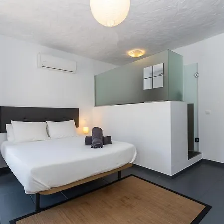 Enjoy At Our Fully Equipped 2br Town House, Beach- 1min אסטפונה