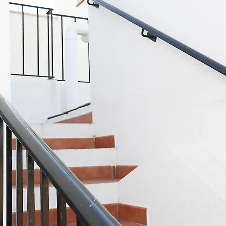 בית נופש Enjoy At Our Fully Equipped 2br Town House, Beach- 1min *