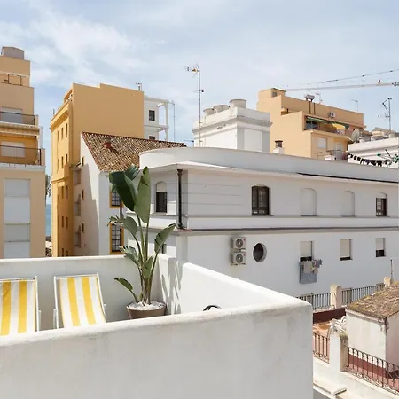 Casa de Férias Enjoy At Our Fully Equipped 2br Town House, Beach- 1min Estepona