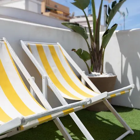 Enjoy At Our Fully Equipped 2br Town House, Beach- 1min Estepona