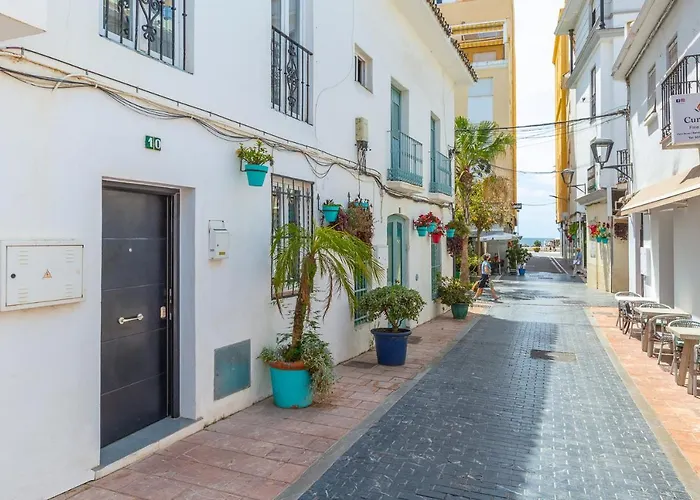 Enjoy At Our Fully Equipped 2br Town House, Beach- 1min