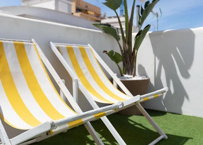 Enjoy At Our Fully Equipped 2br Town House, Beach- 1min Estepona