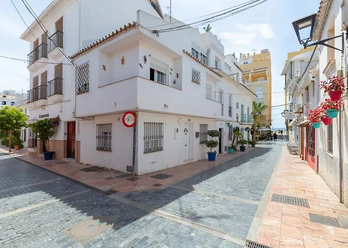 Enjoy At Our Fully Equipped 2br Town House, Beach- 1min *